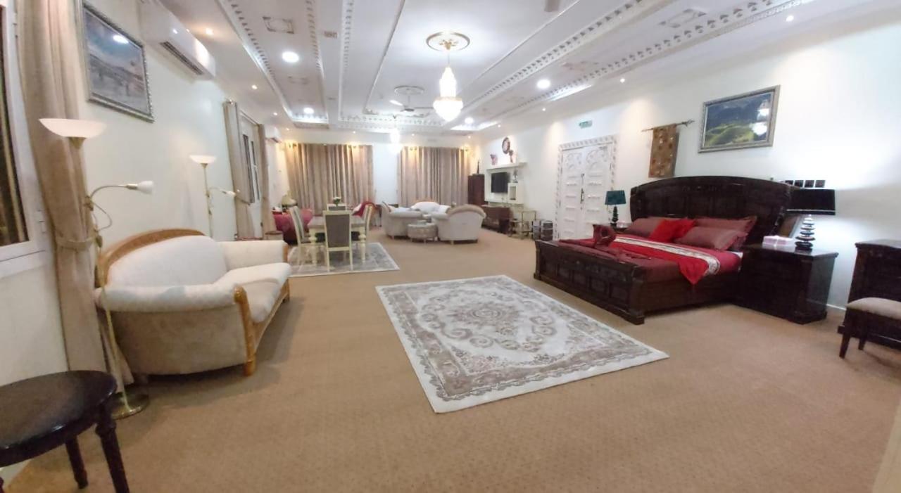 Sur Bandar Al Ayjah Hotel Apartments Bagian luar foto