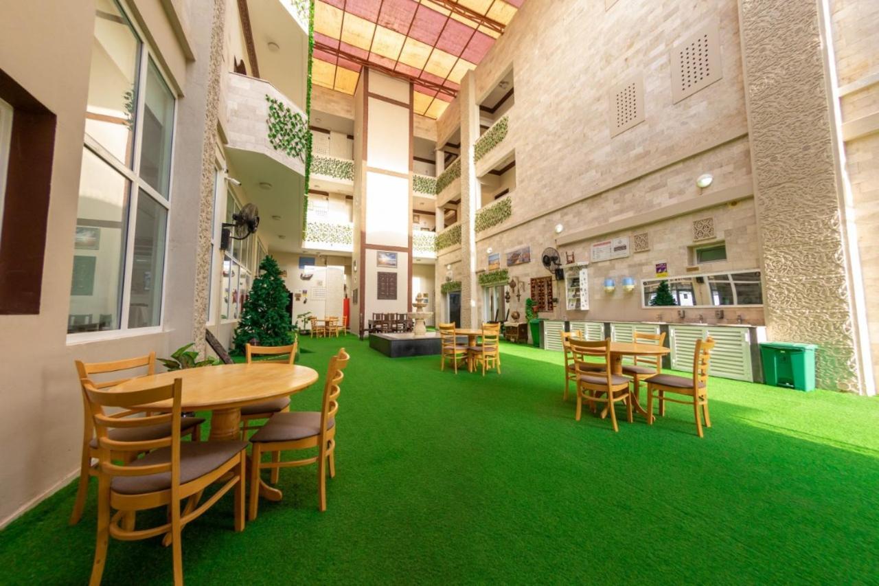 Sur Bandar Al Ayjah Hotel Apartments Bagian luar foto