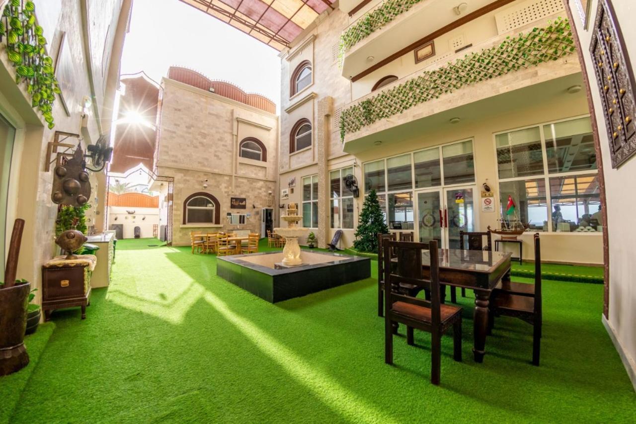 Sur Bandar Al Ayjah Hotel Apartments Bagian luar foto