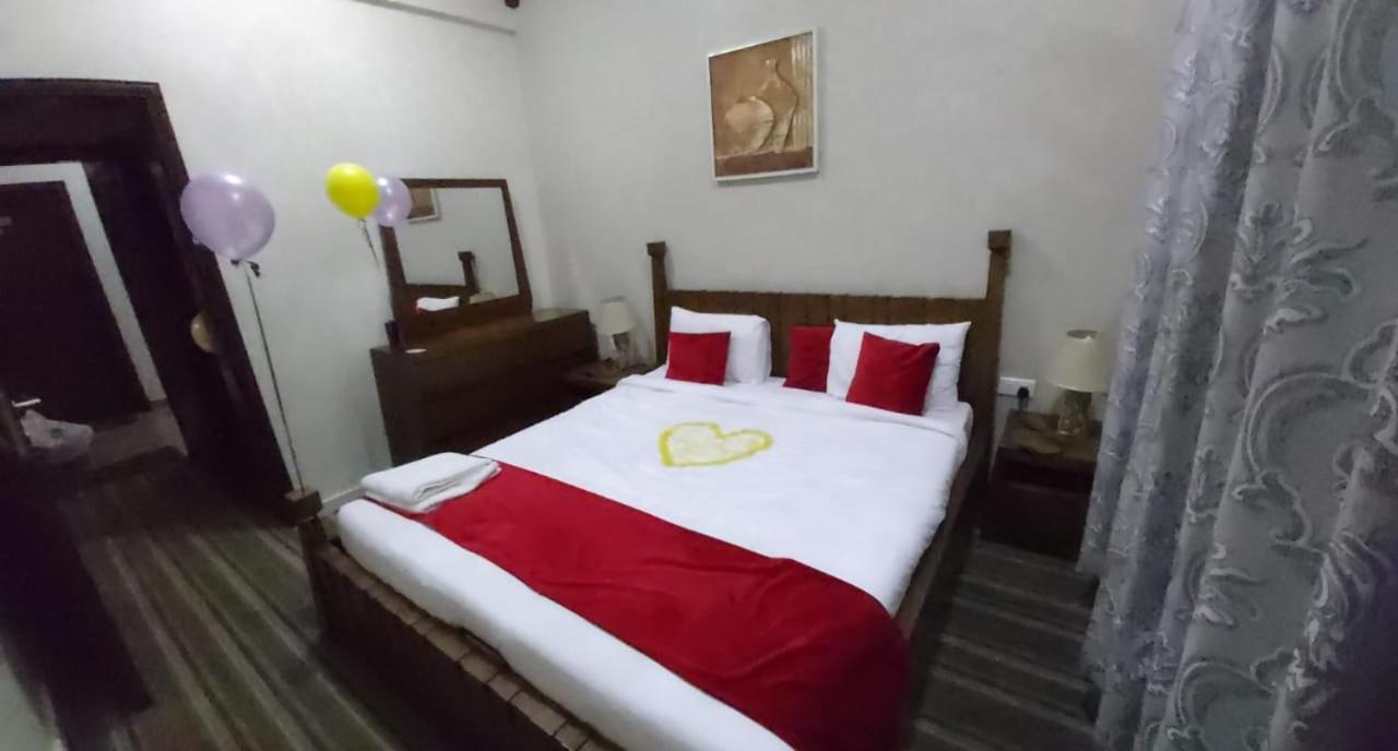 Sur Bandar Al Ayjah Hotel Apartments Bagian luar foto