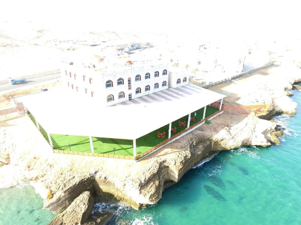Sur Bandar Al Ayjah Hotel Apartments Bagian luar foto