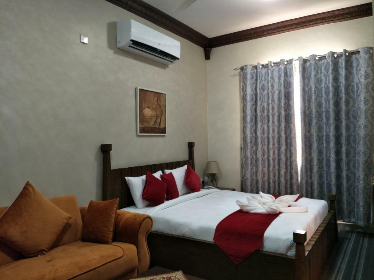 Sur Bandar Al Ayjah Hotel Apartments Bagian luar foto