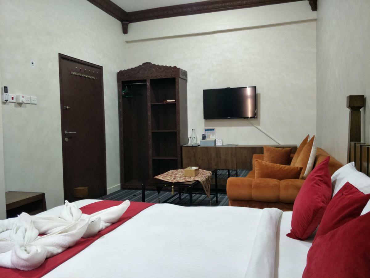Sur Bandar Al Ayjah Hotel Apartments Bagian luar foto
