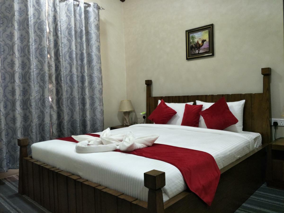 Sur Bandar Al Ayjah Hotel Apartments Bagian luar foto