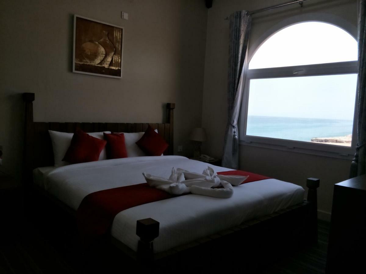 Sur Bandar Al Ayjah Hotel Apartments Bagian luar foto