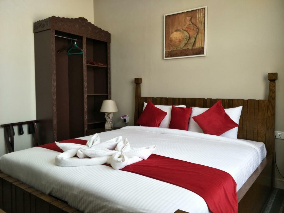 Sur Bandar Al Ayjah Hotel Apartments Bagian luar foto