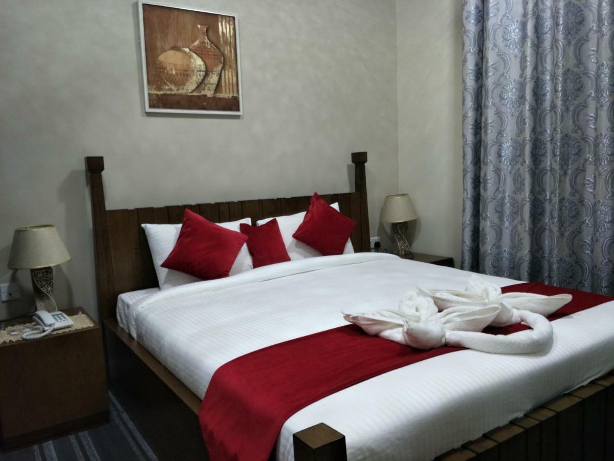 Sur Bandar Al Ayjah Hotel Apartments Bagian luar foto