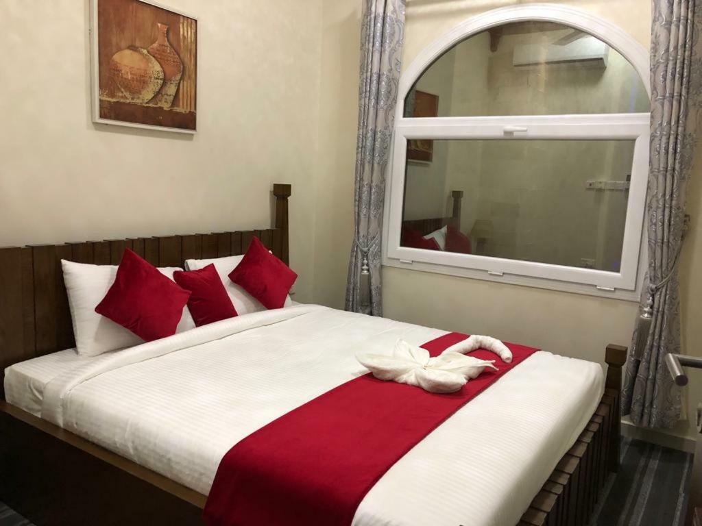 Sur Bandar Al Ayjah Hotel Apartments Bagian luar foto